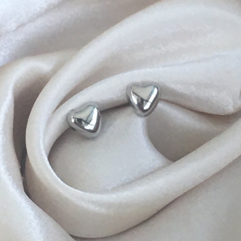 Bubbled Silver Heart post earrings - Picture 1 of 1